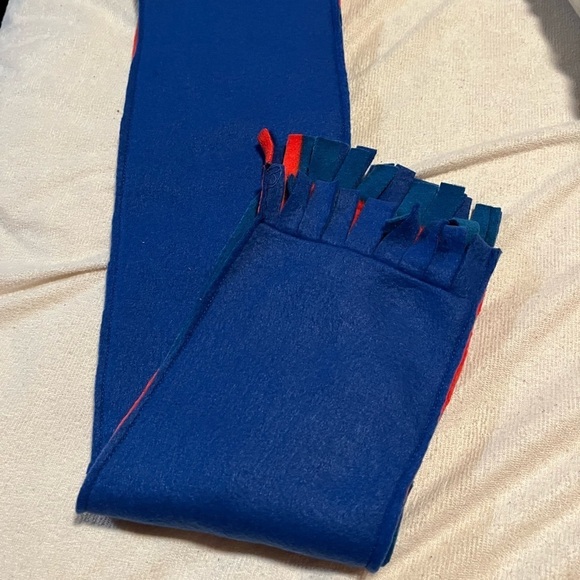 Chicago Cubs Baseball Fleece Scarf - Picture 2 of 4